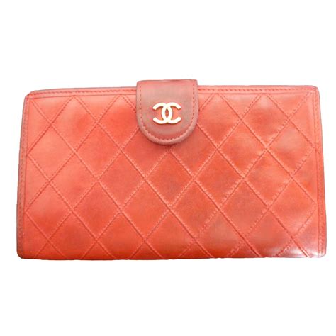 chanel portefeuille rouge